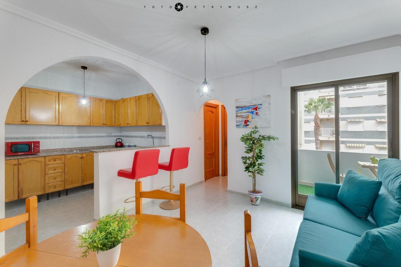 Colorful Apartment ตอร์เรเวียคา ภายนอก รูปภาพ